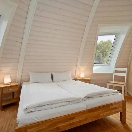 Semesterbostad Kugelhaus Chiara - Helles Naturrefugium In Kugelform Am Tollensesee Penzlin