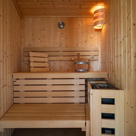 Kugelhaus Chiara - Helles Naturrefugium In Kugelform Am Tollensesee